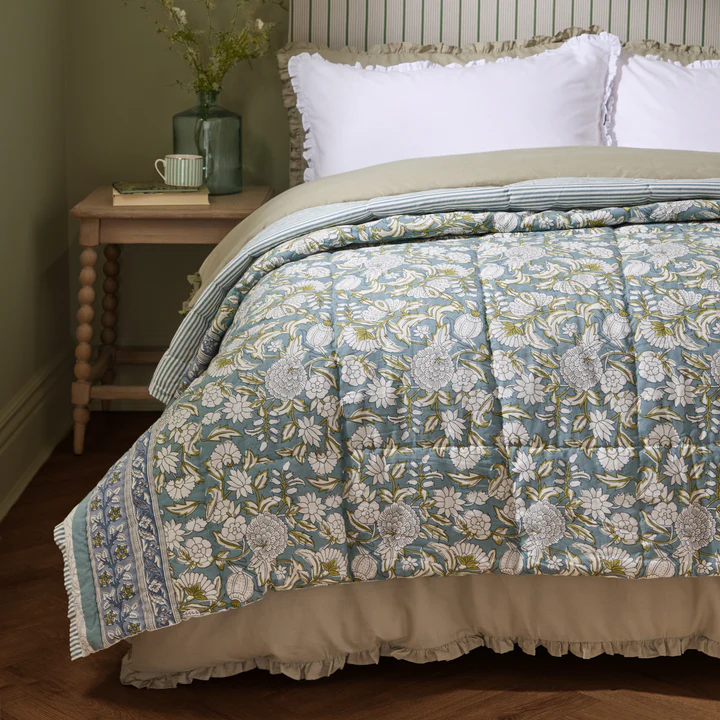 100% Cotton Seafoam Bedspreads, Eiderdowns, Comforters 100% Cotton Seafoam Bedspreads, Eiderdowns, Comforters