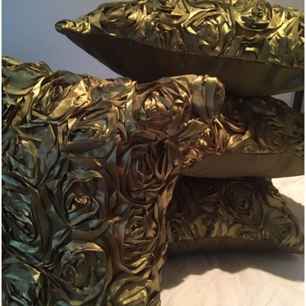 Gold Rose Tafffeta Cushion Coverss – Set of 4 now only £12.99