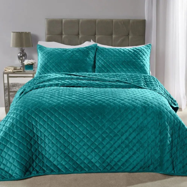 Emerald Velvet Woven Quilted Bedspread Set, 220 x 240 Cms