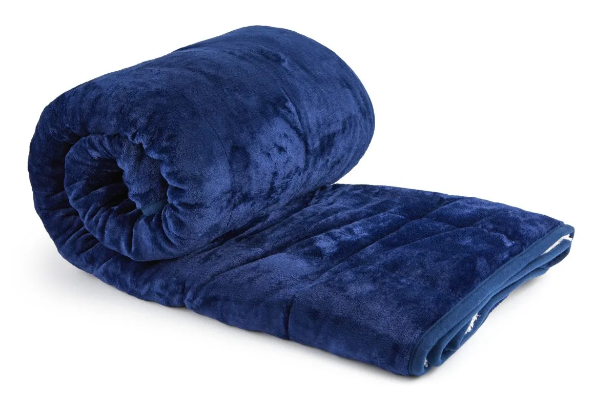Cosy Navy Weighted Blankets + ideal for sofas, beds and chairs