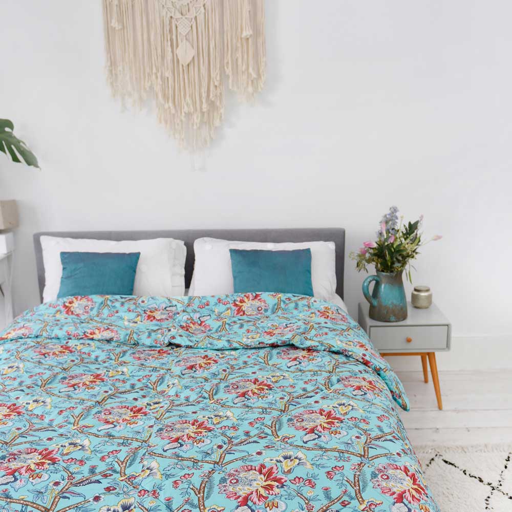 100% Cotton Blue Orchid Double/King Bedspread 220x265cms
