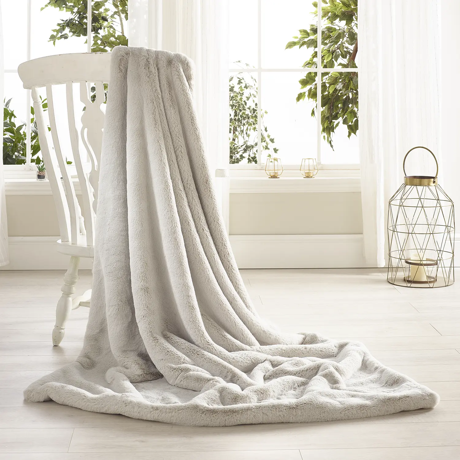 Luxe Silver Luxury Faux Fur Throws and Cushions