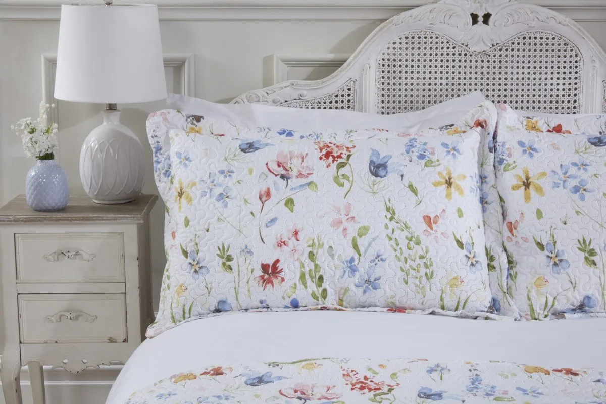 Wild Floral Patchwork Design Bedspread and Pillow Sham Set (Copy)