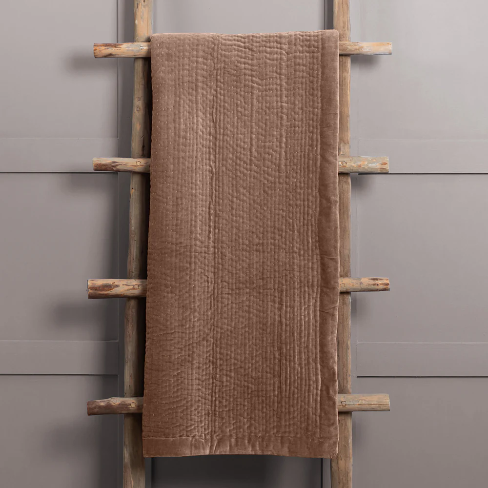 100% Cotton Velvet Coral Luxury Throw/Bedspread 140x240cms 100% Cotton Velvet Coral Luxury Throw/Bedspread 140x240cms