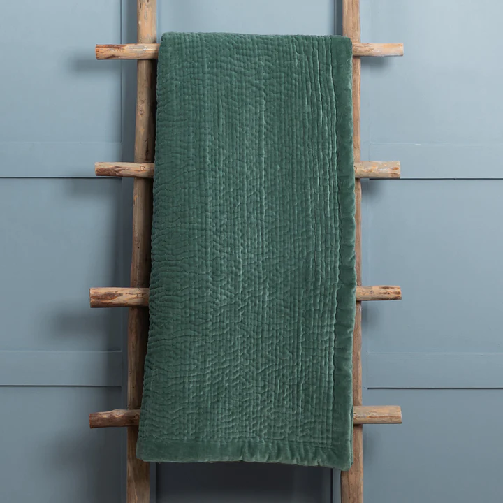 100% Cotton Velvet Seafoam Green Luxury Throw/Bedspread 140x240cms 100% Cotton Velvet Seafoam Green Luxury Throw/Bedspread 140x240cms