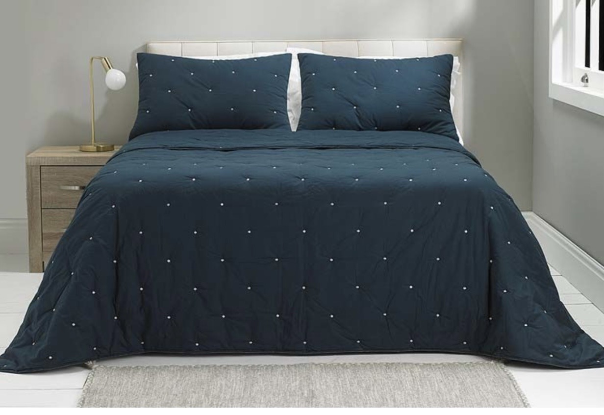 Cotton Indigo Quilted Bedspread/Throw 2 free matching pillow cases Cotton Indigo Quilted Bedspread/Throw 2 free matching pillow cases