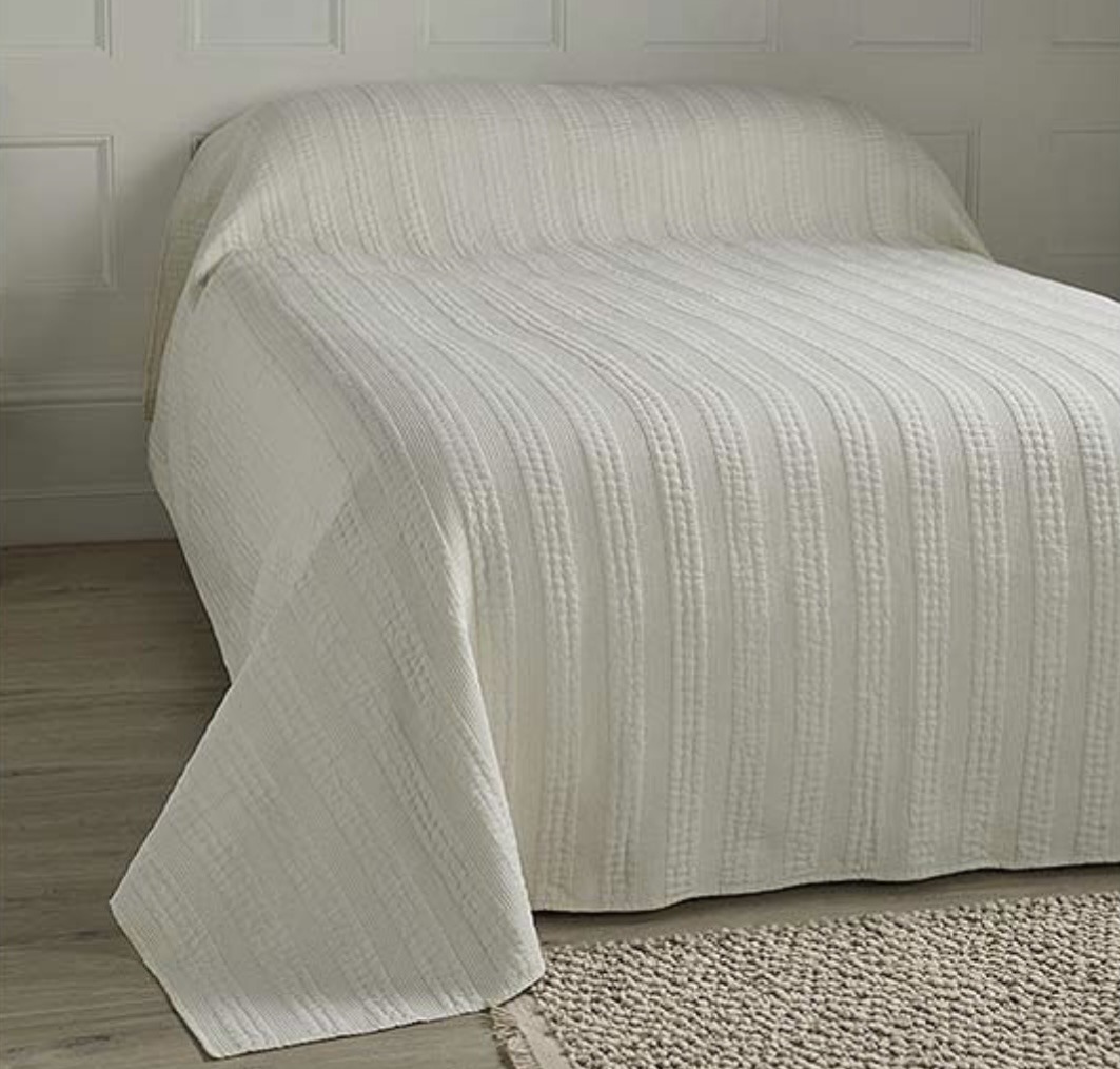 100% Cotton Luxury Natural White Oversized Bedspread/Throw 240x260cms – Ideal for sofas, chairs and beds