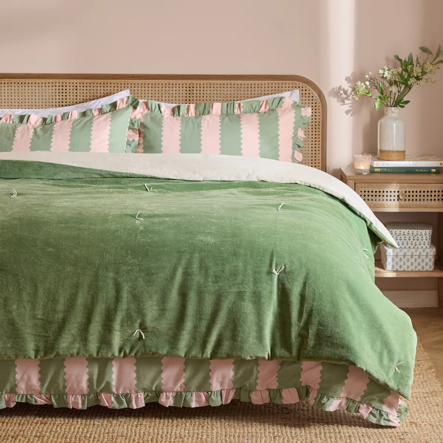 Green Cotton Velvet Oversized Throw/Bedspread 140x220cms Green Cotton Velvet Oversized Throw/Bedspread 140x220cms