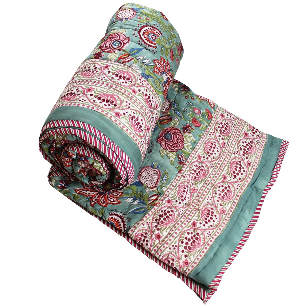 100% Cotton Turquoise, Burgundy & White Floral Print Reverse Quilt/Throw 220x265cms 100% Cotton Turquoise, Burgundy & White Floral Print Reverse Quilt/Throw 220x265cms