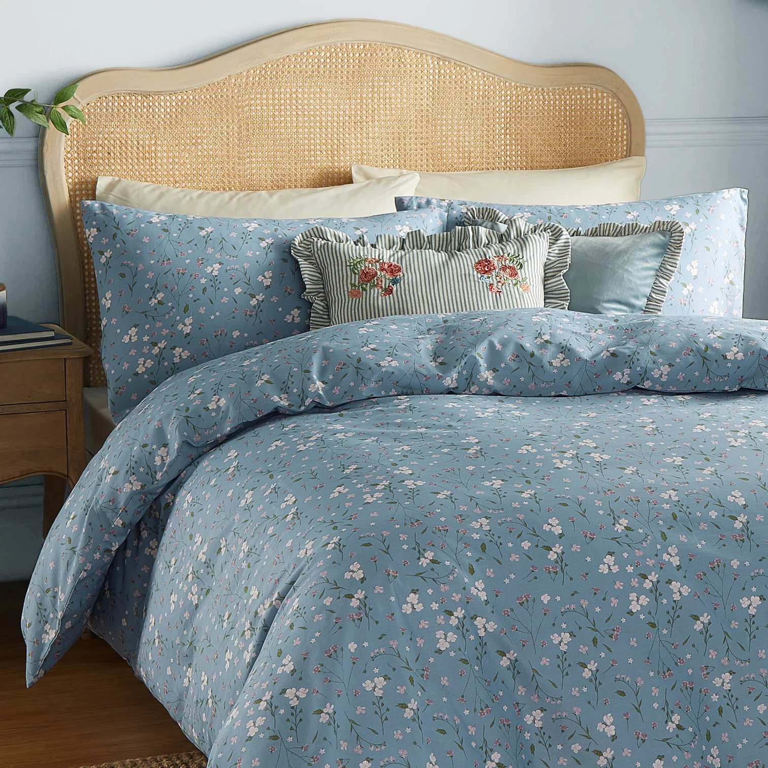 Bluebell Bronte Printed Floral Duvet Cover Set Bluebell Bronte Printed Floral Duvet Cover Set